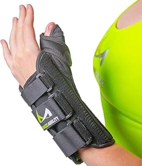 BraceAbility Thumb & Wrist Spica Splint | De Quervain's Tenosynovitis Long Stabilizer Brace for Tendonitis, Arthritis & Sprains Forearm Support Cast (Medium - Right Hand)