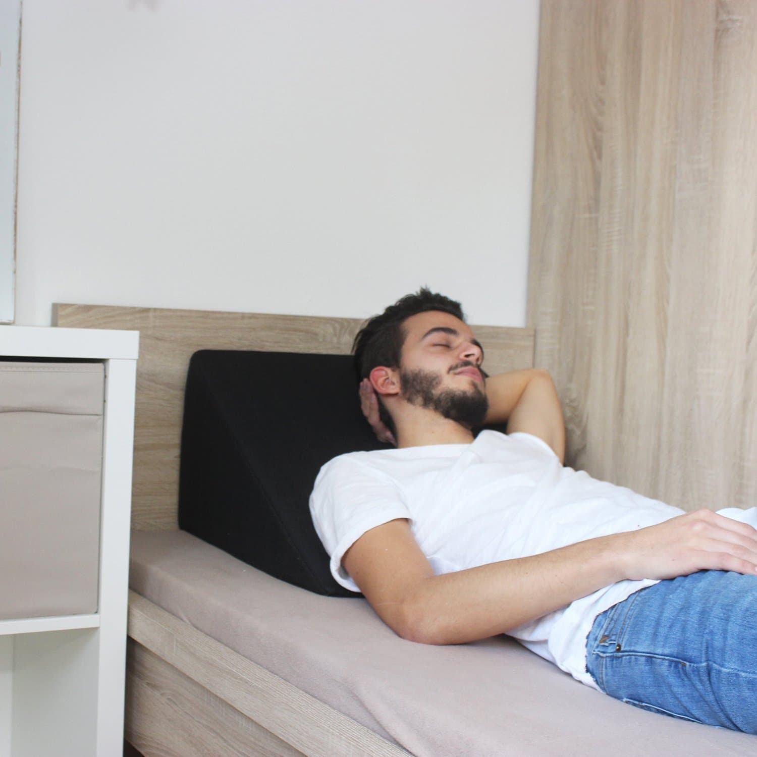 Wedge Pillow, Back Support for Bed, Couch and Sofa / TV and Reading Pillow Size 60cm X 50cm, Height 30cm (black)